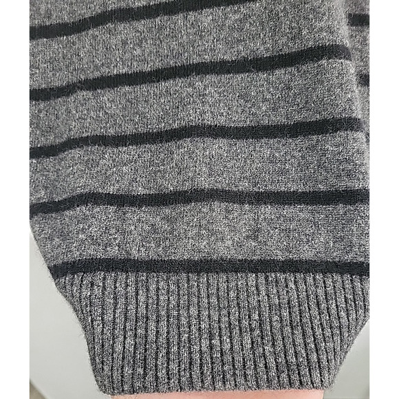 L.L.Bean 100% Cashmere V-Neck Sweater Men M Charcoal Gray Stripe Classic Office - Picture 6 of 12